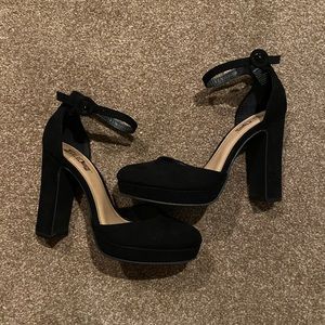 Suede black heels